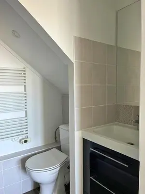 Salle de bains dans l'établissement Maison familiale proche de la mer