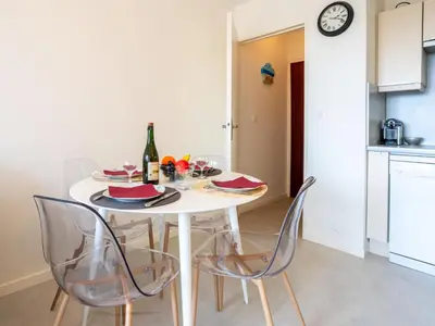 Cuisine ou kitchenette dans l'établissement Apartment Plein Sud-18 by Interhome