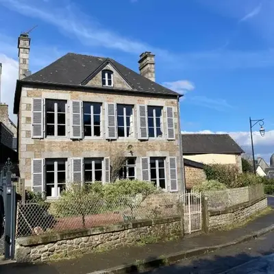 Beautiful village home close to all attractions