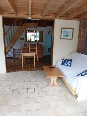 Coin salon dans l'établissement Maison au calme proche mer