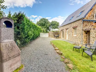 Jardin de l'établissement Family Country Cottage in Brainville