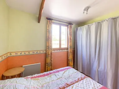 Un ou plusieurs lits dans un hébergement de l'établissement Charming Home with Orchard