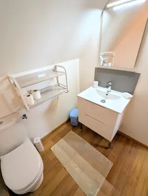 Salle de bains dans l'établissement La Barbotierre 10 Personnes en bord de mer