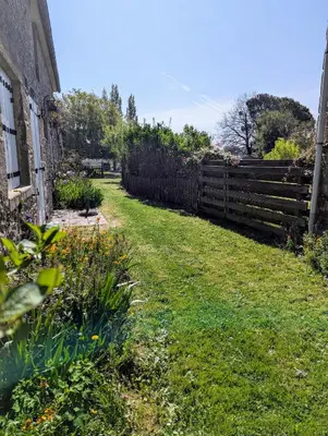 Jardin de l'établissement La Barbotierre 10 Personnes en bord de mer
