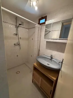 Salle de bains dans l'établissement Proche plage, maison de bourg pleine de charme