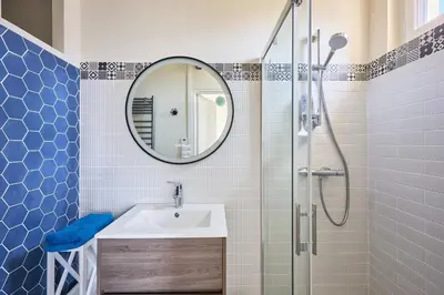 Salle de bains dans l'établissement Landemer - A 700 m de la plage
