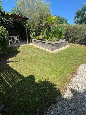 Jardin de l'établissement studio bord de mer