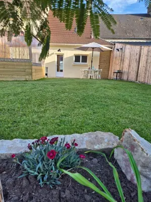 Jardin de l'établissement Jolie maison de campagne avec spa en option