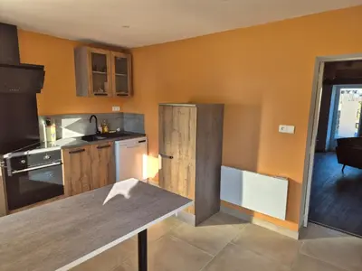Cuisine ou kitchenette dans l'établissement Jolie maison de campagne avec spa en option