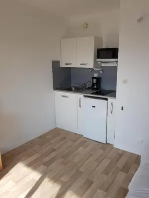 Cuisine ou kitchenette dans l'établissement studio front de mer
