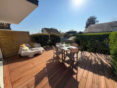 Balcon ou terrasse dans l'établissement Charmant cocon avec terrasse en RDC proche plage