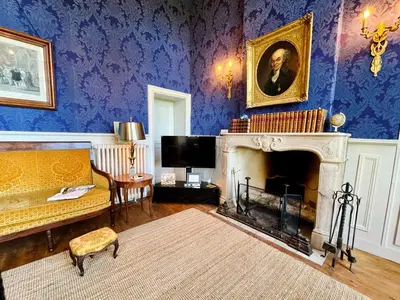 Télévision ou salle de divertissement dans l'établissement Chateau de Gourmont Dream Stay in a Norman Castle