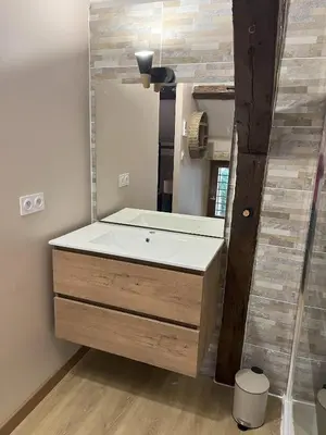 Salle de bains dans l'établissement La Pomme