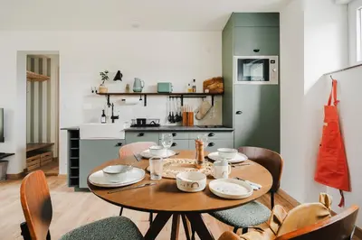 Plateau bouilloire dans l'établissement La Baie - Appartement de charme entièrement équipé à 5min du Mont St Michel