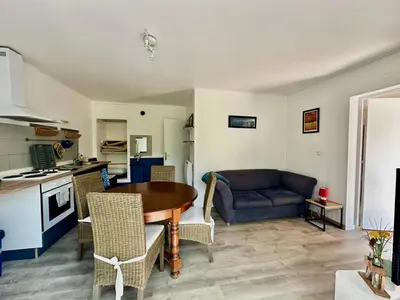Cuisine ou kitchenette dans l'établissement Appart' Basly - avec terrasse à 7km des plages