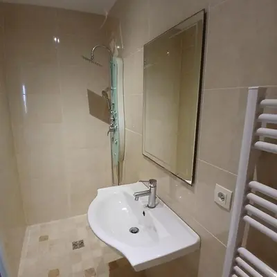 Salle de bains dans l'établissement natura