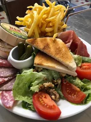 Nourriture dans l'hôtel ou à proximité