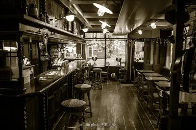 Restaurant ou autre lieu de restauration dans l'établissement Le Commerce