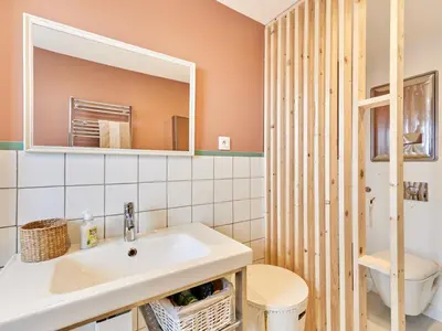 Salle de bains dans l'établissement Holiday Home l'Ansnevilla by Interhome