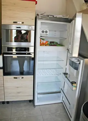 Cuisine ou kitchenette dans l'établissement Chambre double Minquiers dans une maison, au calme sur le GR223