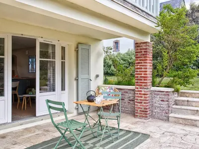 Balcon ou terrasse dans l'établissement Villa VertMer : Évasion paisible entre plénitude et plage - FR-1-788-71