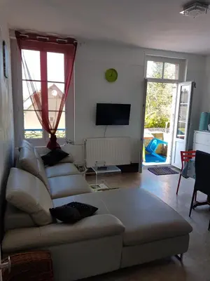 Coin salon dans l'établissement APPARTEMENT COMPLET 