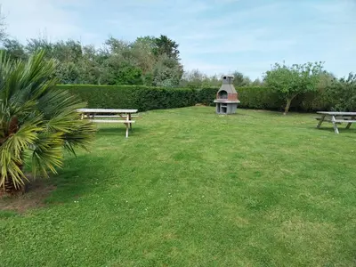 Jardin de l'établissement Gîtes de la Mouette - Le Sauticot 4-5 personnes