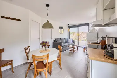 Cuisine ou kitchenette dans l'établissement Vicky - Proche du port de Carteret