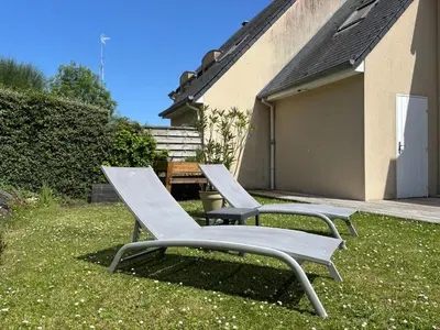 Jardin de l'établissement Jolie Colombe, maison 3 ch 2 sdb beau jardin terrasse aménagée à 15 mn à pied de la mer du centre Port en Bessin proche golf et d'Omaha Beach et Bayeux