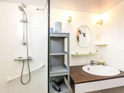 Salle de bains dans l'établissement Holiday Home Le Petit Moulin by Interhome