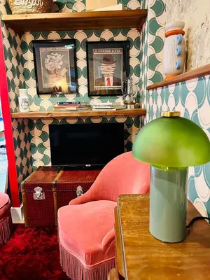 Coin salon dans l'établissement La Grange - Les Maisons des Pommiers