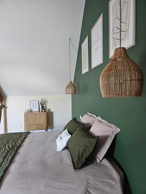 Un ou plusieurs lits dans un hébergement de l'établissement Gîtes Nos jours heureux - L'idylle, gîte de caractère