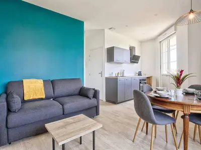 Cuisine ou kitchenette dans l'établissement Séjour côtier à Merville-Franceville pour 4 personnes, wifi, parking - FR-1-788-72