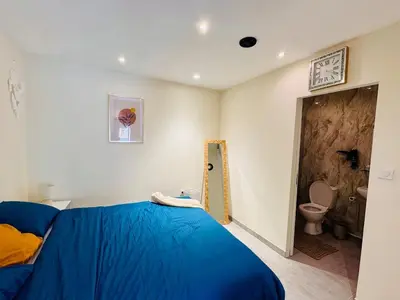 Salle de bains dans l'établissement Loft Bis cosy proche des plages et villes