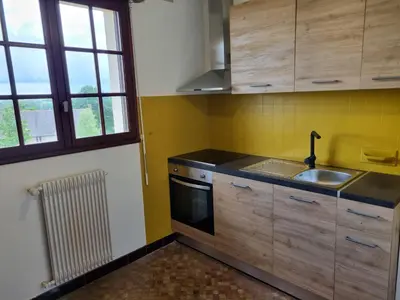 Cuisine ou kitchenette dans l'établissement Maison au calme proche Mt St Michel