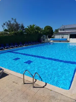 Piscine de l'établissement Le Bel Air ou située à proximité