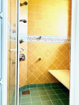 Salle de bains dans l'établissement Spacious & bright property on D-Day Beaches