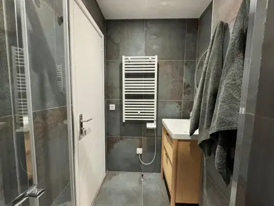 Salle de bains dans l'établissement Appart Standing - La Coque d'Or - Mont-St-Michel
