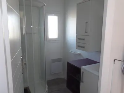 Salle de bains dans l'établissement Chalet du Chesnot , Aucey-la-Plaine