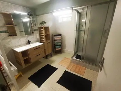 Salle de bains dans l'établissement Gîte Traversière