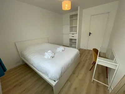 Un ou plusieurs lits dans un hébergement de l'établissement Plein coeur de Caen, Emeraude