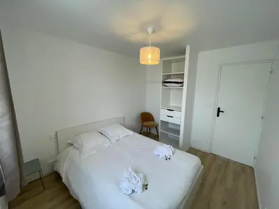 Un ou plusieurs lits dans un hébergement de l'établissement Plein coeur de Caen, Emeraude