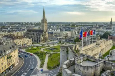 Vue générale sur Caen ou vue de la ville depuis l'appartement
