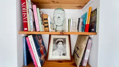 Bibliothèque dans la maison d'hôtes