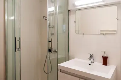 Salle de bains dans l'établissement Duplex sur cour, Rue Caponière