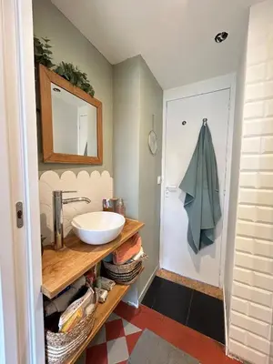 Salle de bains dans l'établissement Caen, très jolie maison à deux pas du mémorial