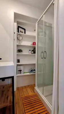 Salle de bains dans l'établissement Appartement 2 Maison Dior, centre, plage à 500 m