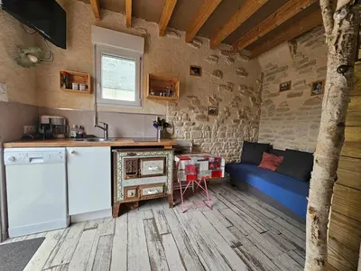 Cuisine ou kitchenette dans l'établissement La cabane de Normandie