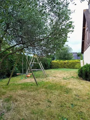 Jardin de l'établissement Belle et grande maison familiale à Cabourg, 7 pers et 1 bébé, proche Hippodrome