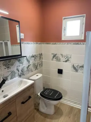 Salle de bains dans l'établissement La Villa d'Elisa
